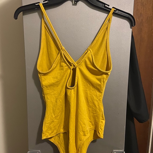 Mustard bodysuit top - Picture 2 of 2